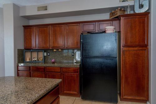 Just Listed! 1635 Monaco Ln 3bd/2ba Clovis Beauty! $284,999